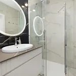 Pearl Marina Luxury With Parking And Close To The By Renters Prestige