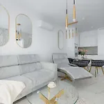 Pearl Marina Luxury With Parking And Close To The By Renters Prestige *